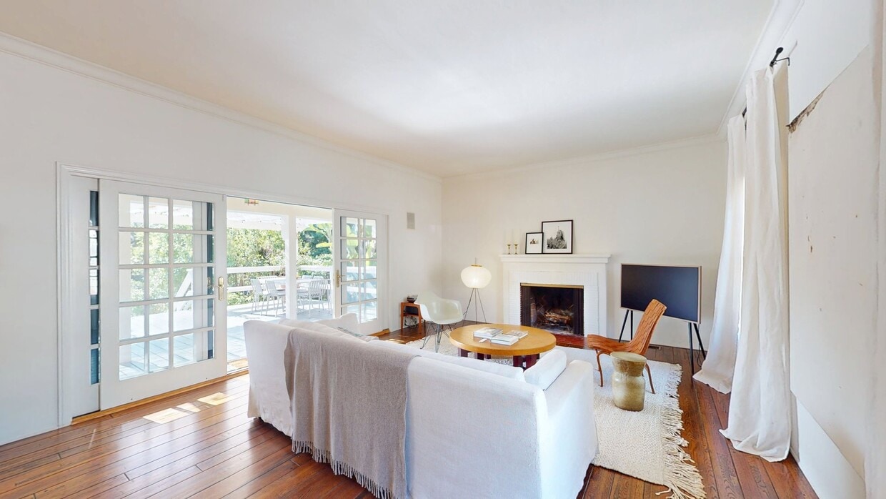 3D Tour - 2150 Moreno Dr House