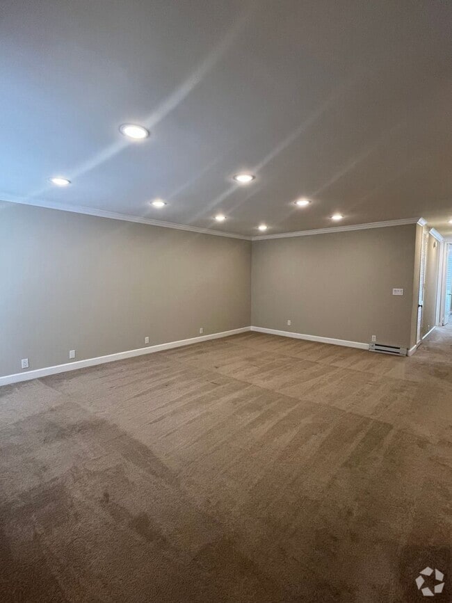 Building Photo - Must See Beautiful 2 Bed / 2 Bath in La Jo... Unit 303 Rental