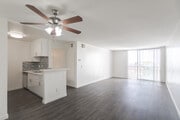 1BR,1BA- 650SF- Living Room - Marathon Apartments