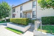 Photo - 2625 N Lincoln St Condo Unit E