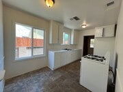 Photo - Arleta 3+2 w/walk-in closet, backyard + 2 ... House