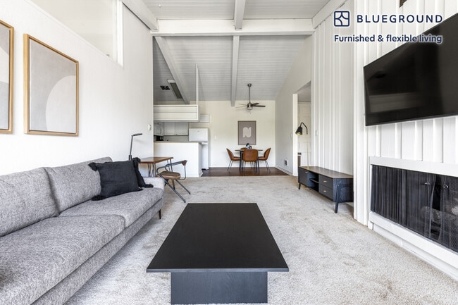 Photo - 6140 Canterbury Dr Unit FL3-ID330