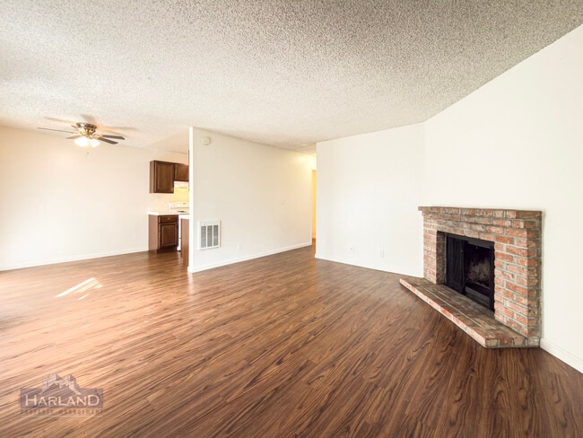 Building Photo - 2112-2114 Thomas Avenue - 2114 Unit 2