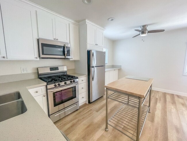 Photo - 1250 Manhattan Beach Blvd