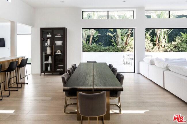Photo - 2048 N Beverly Dr