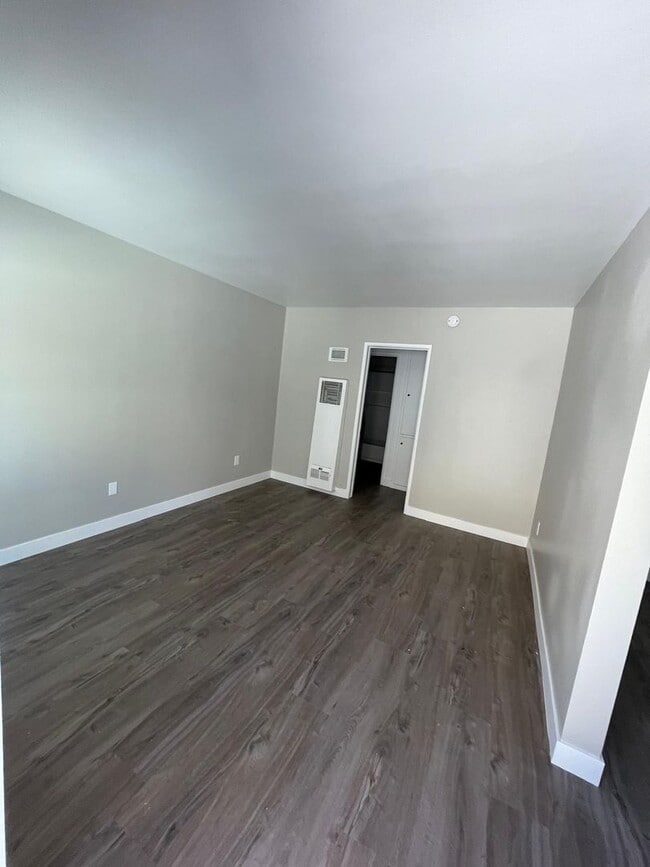 Photo - 1616 Cherry Ln Unit B