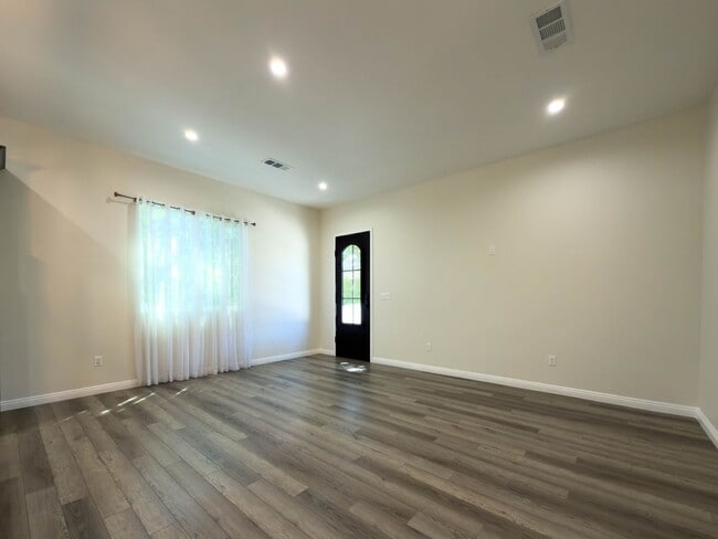Photo - Newly Remodeled 2BR ADU in Mission Hills!