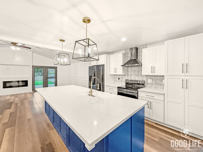 Building Photo - Updated 4B 2BA Home in Paradise Hills w/ Solar and Turf!