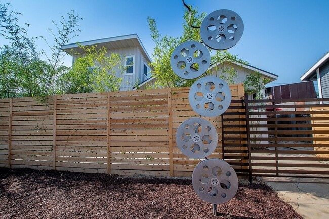 Building Photo - Boyle Heights Stunning Modern Farmhouse