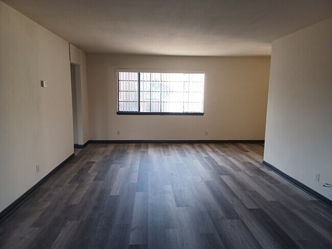 Living Rm - 27504 Violin Canyon Rd Unit 8