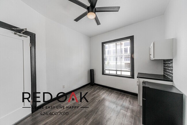 Photo - 5849 Sunset Blvd Unit 105