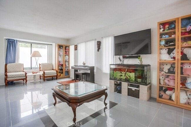 Photo - 902 S Downey Pl Unit 902