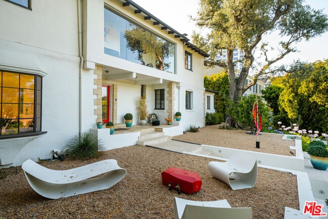 Building Photo - 1323 Club View Dr