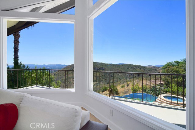 Photo - 130 Dapplegray Rd