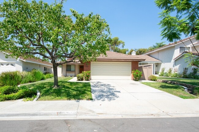 Building Photo - Beautiful La Costa Single Level Home!