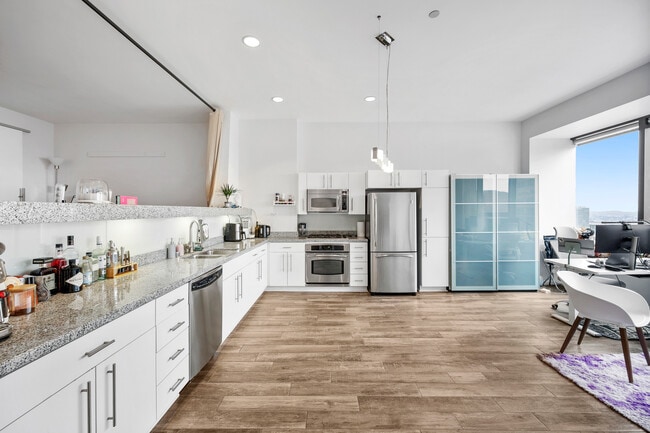 Photo - 1100 Wilshire Blvd Unit 2607
