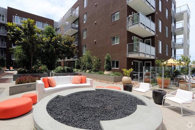 Fire Pit - Instrata Little Italy