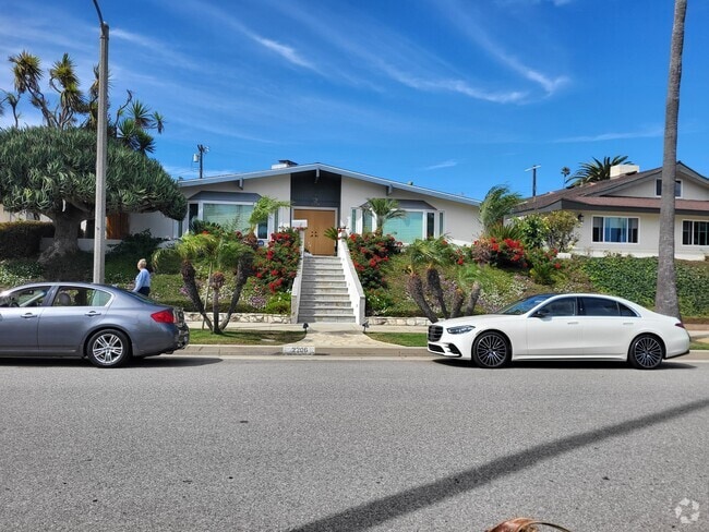 Building Photo - 2206 W Paseo del Mar Rental