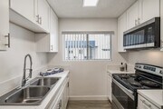 1BR, 1BA - 540SF - Kitchen - State