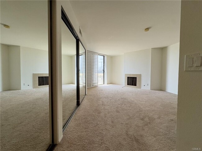 Building Photo - 7301 Vista Del Mar
