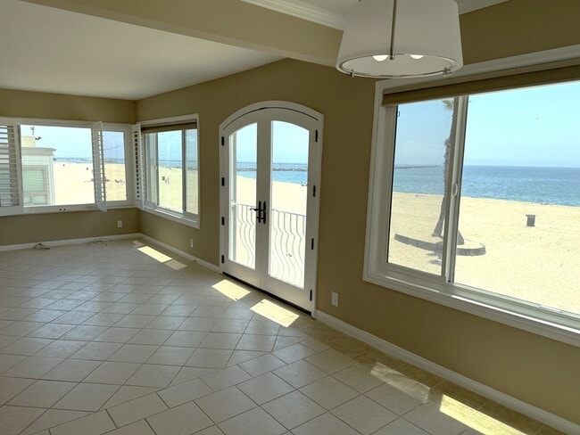 Photo - 1319 E Seal Way Unit B