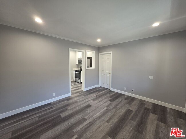 Photo - 105 Roswell Ave Unit 6