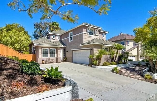 Building Photo - Gorgeous and Spacious Two Story 5 Bedroom ... Rental