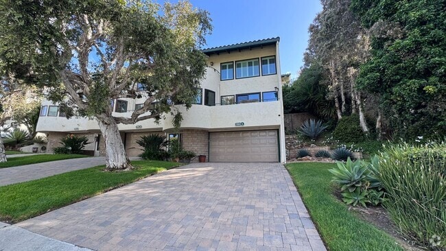 Building Photo - La Costa 2 bedroom Just Minutes from the B... Rental