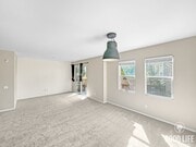 Photo - Spacious 2B/3BA + Den Townhouse in City He...