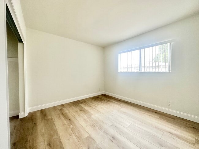 Photo - 20445 Saticoy St Unit 32