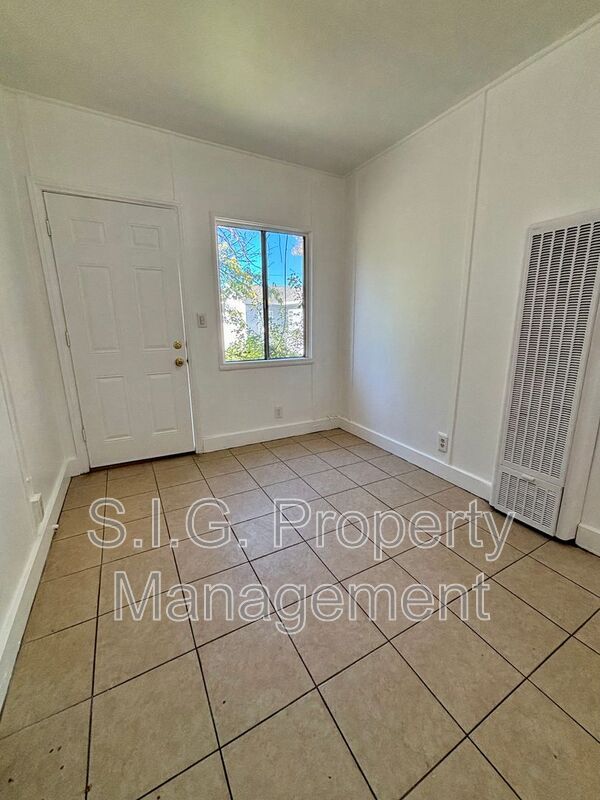 Photo - 10156 Helendale Ave