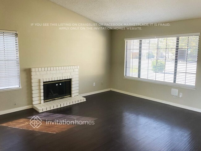 Photo - 5265 Jasmine St