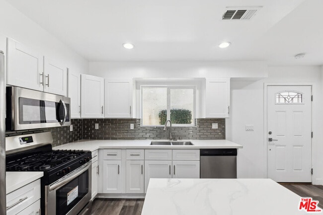 Photo - 17610 Sherman Way