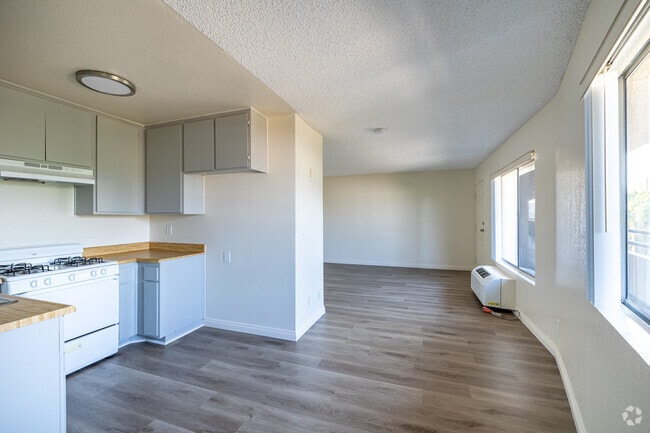 Studio - 400SF - Dining Room - 249 W Alameda Ave