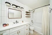 Photo - 25671 Le Parc Unit 1