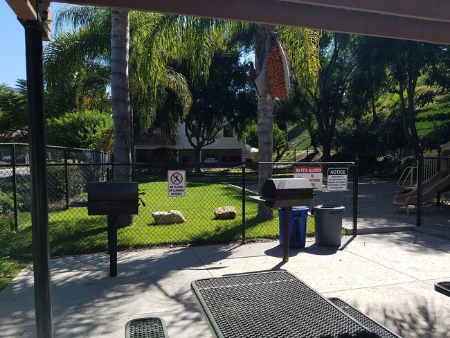 Photo - San Carlos (next to Mission Trails) 2 bed 1 bath Townhouse with Patio, Pool