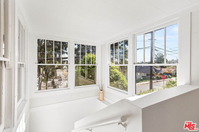 Photo - 4849 San Rafael Ave