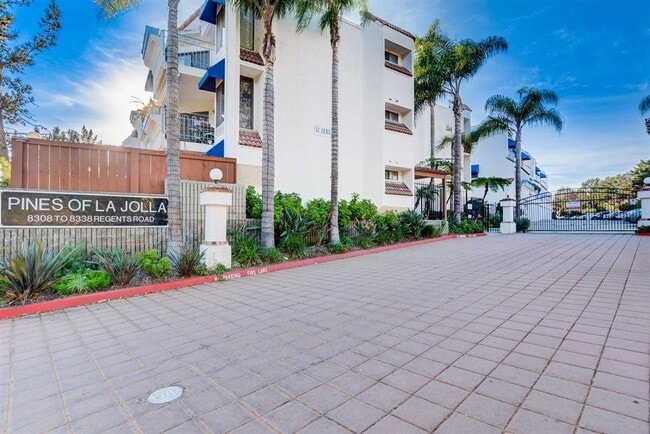 Building Photo - Best Priced 2 Bedroom Condo in the Heart of UTC Unit 1C