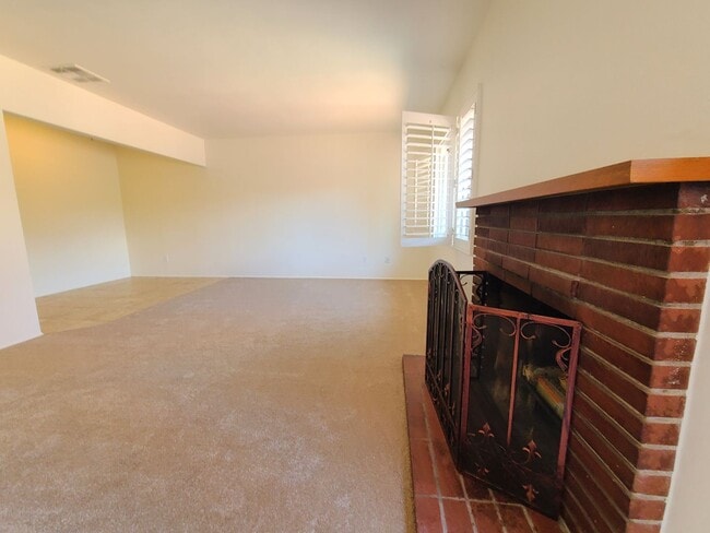 Photo - 613-619 Pine Ave. Unit 617