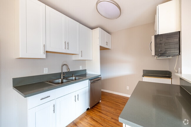 2BR, 2BA - 889SF - Kitchen - 6819 Laurel Canyon Blvd.