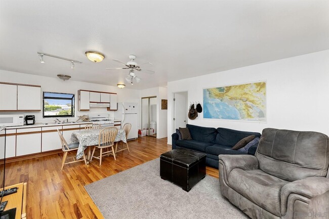 Building Photo - 3720 Louisiana St Unit 1