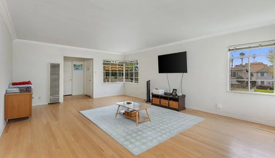 Photo - 3515 E 1st St