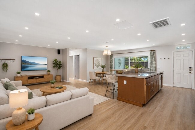 Photo - 4742 Seaford Pl