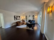 Photo - 830 Robinson St
