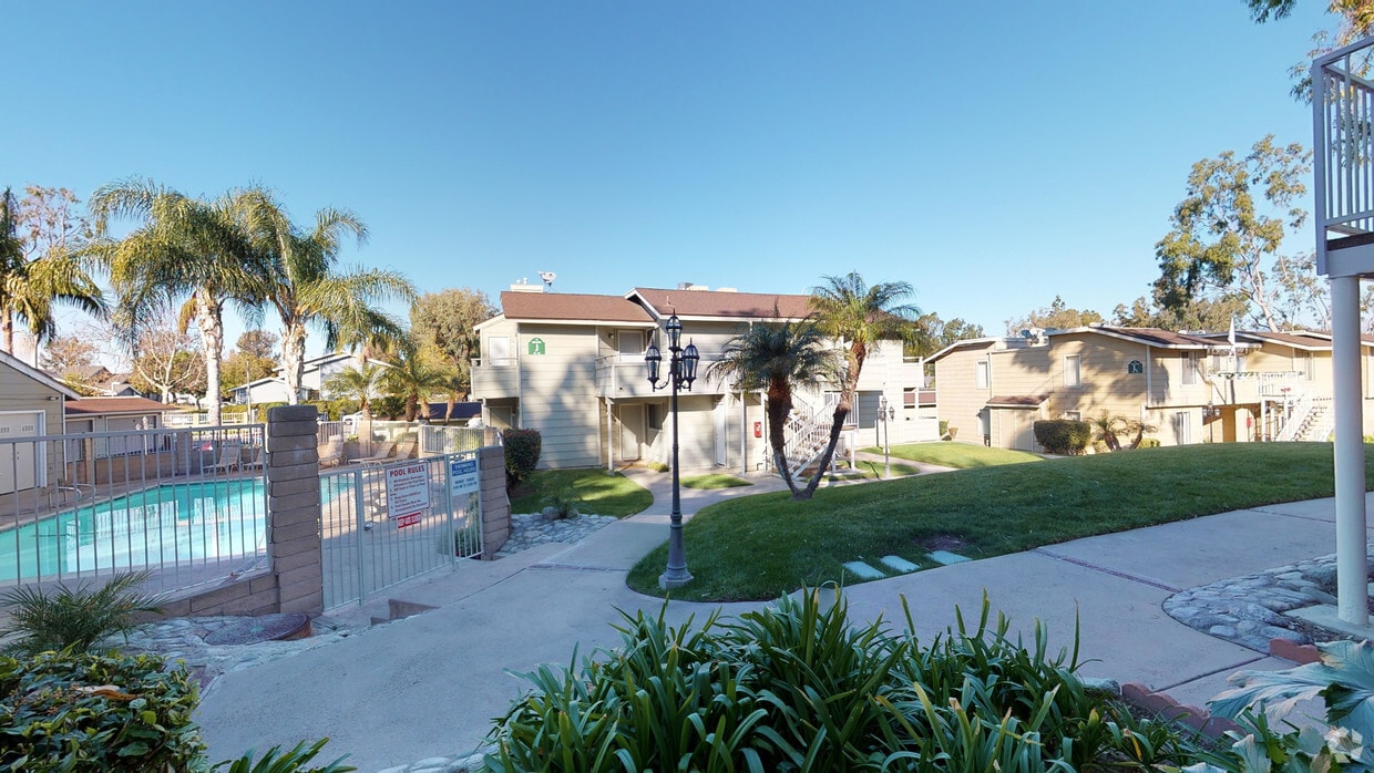 3D Tour - Crown Point Apartments