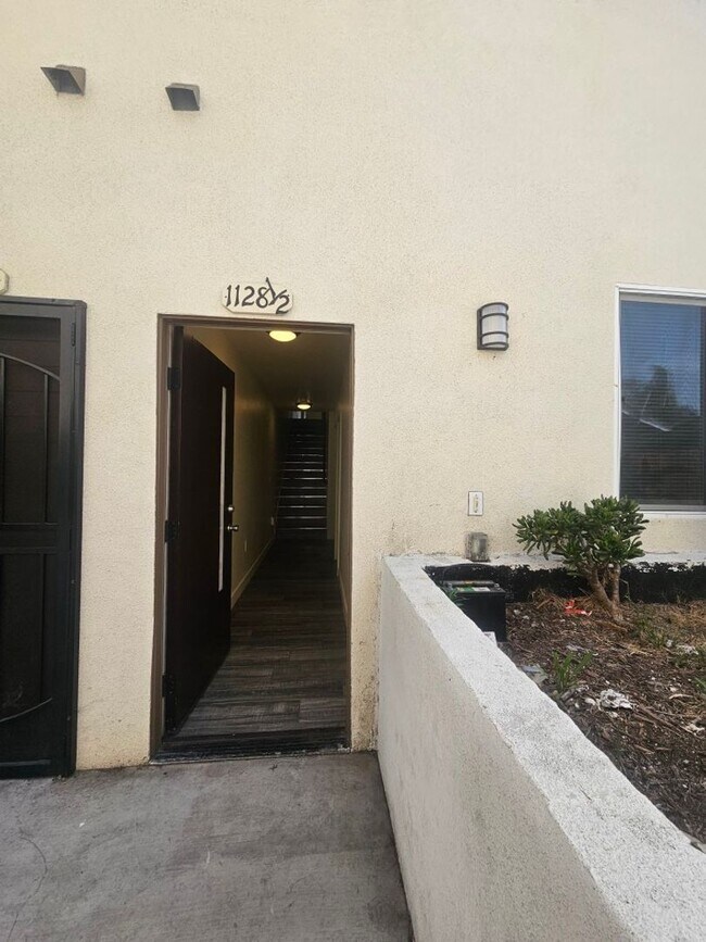 Photo - 1128 E 28th St Unit 28(1128 1/2BW)