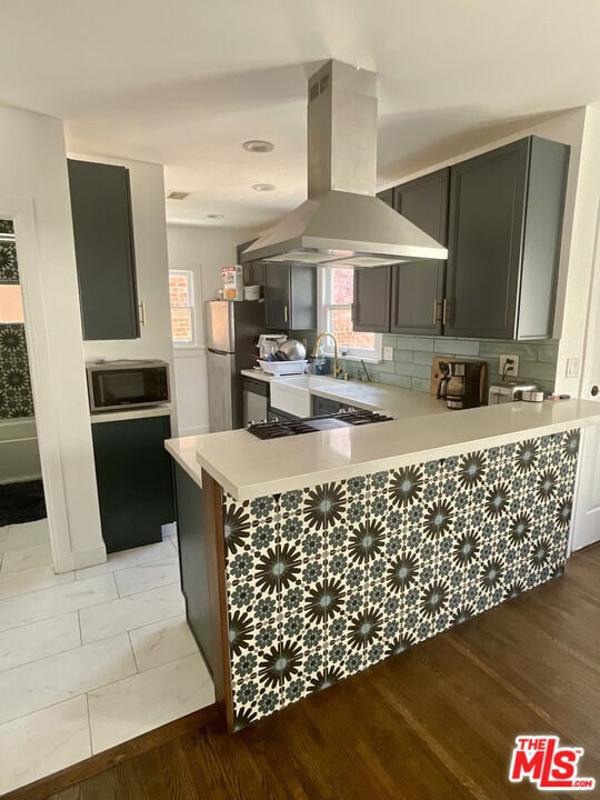 Photo - 534 W 10th St