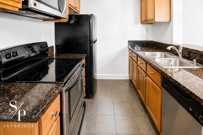 Building Photo - 10982 Roebling Ave Unit 559