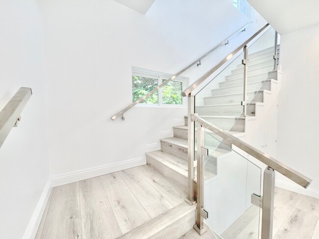 Photo - 2041 Linnington Ave Unit 2041