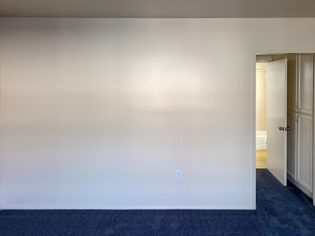 Photo - 1135 W 90th St